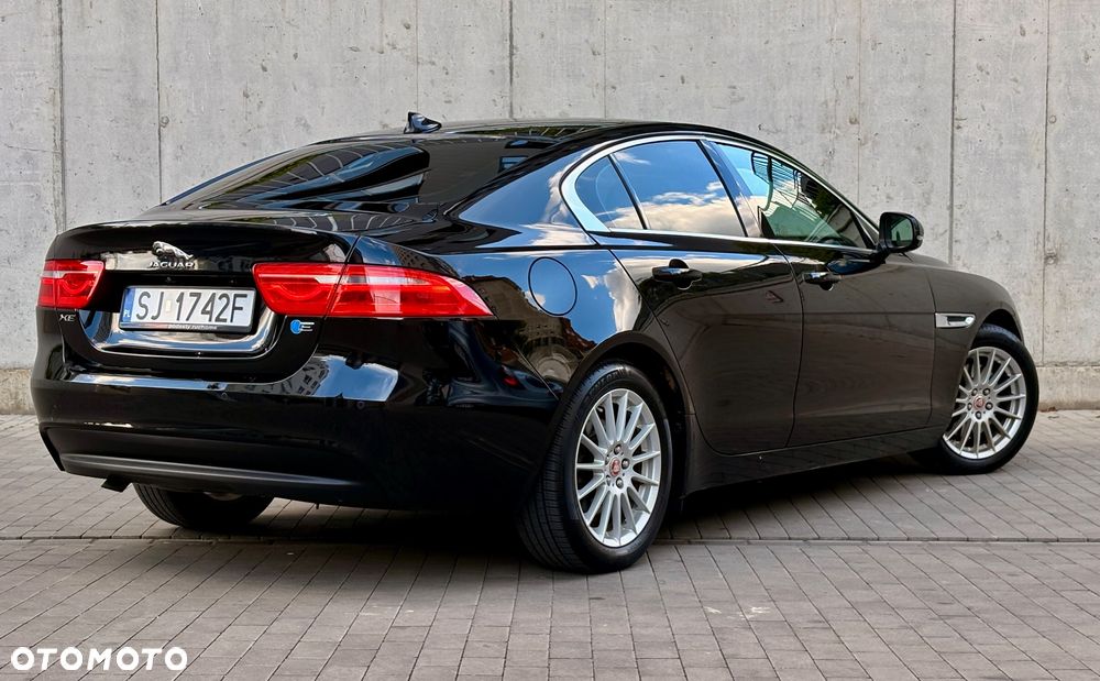 Jaguar XE E-Performance Prestige - 4