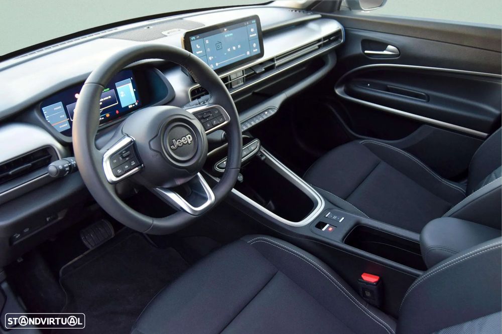 Jeep Avenger 54 kWh Summit - 28