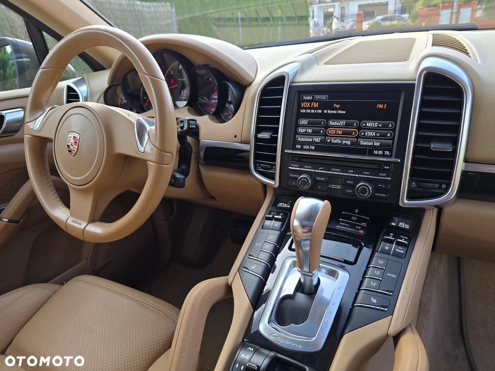 Porsche Cayenne Platinum Edition - 32