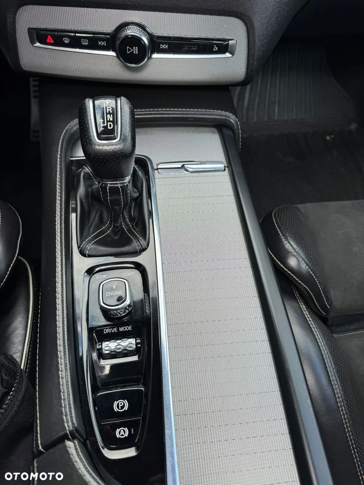 Volvo XC 90 T6 AWD Geartronic RDesign - 36