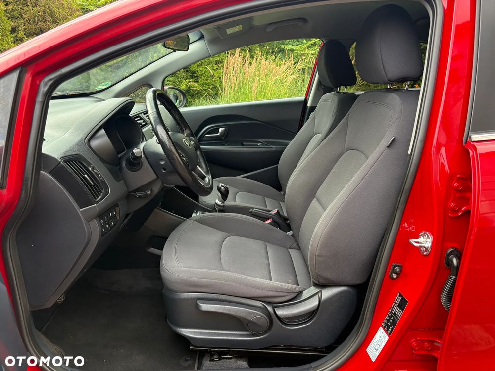 Kia Rio - 8