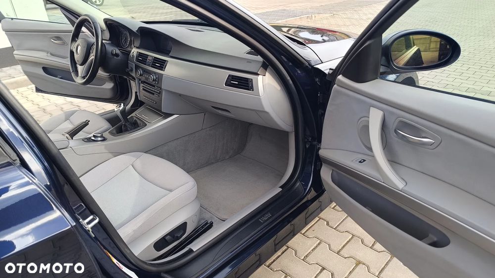 BMW Seria 3 320d DPF - 14