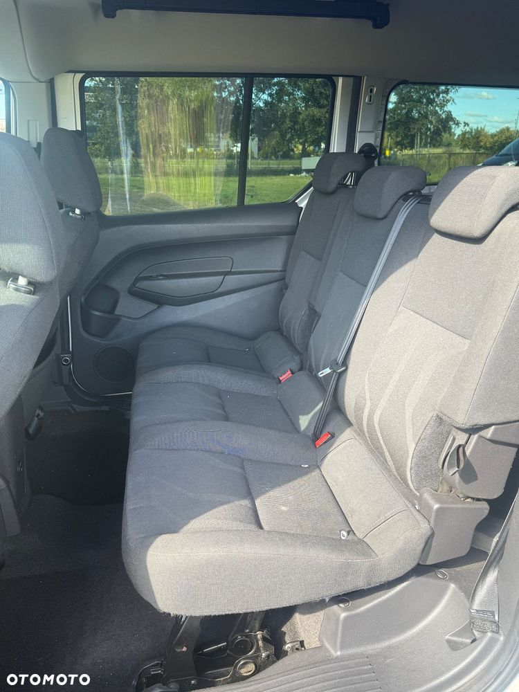 Ford Transit Connect - 9