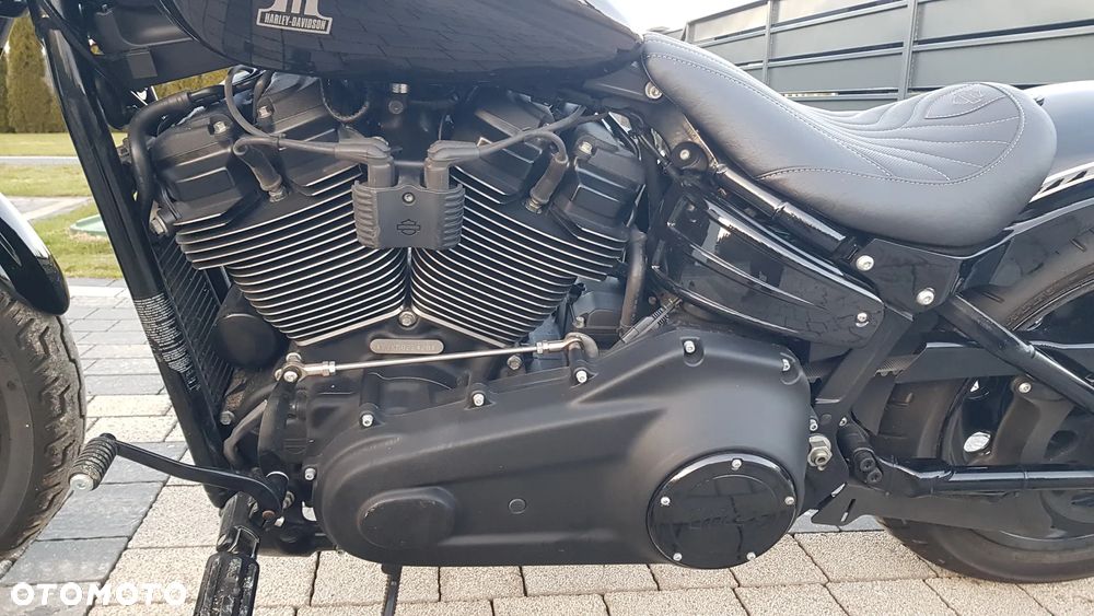 Harley-Davidson Softail Street Bob - 11
