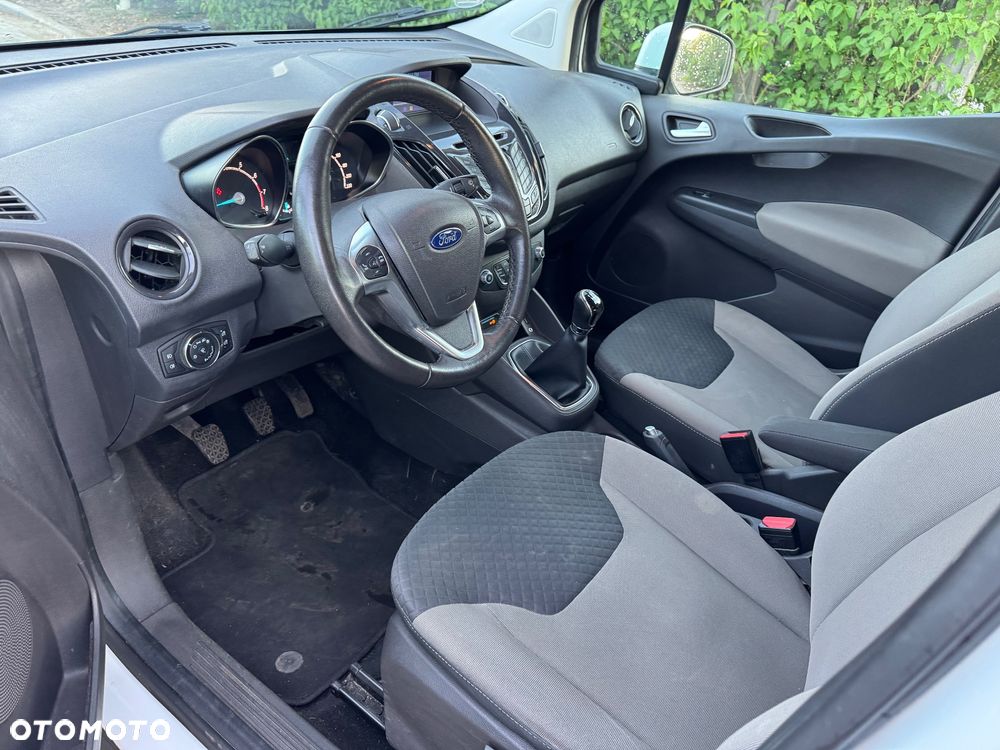 Ford Tourneo Courier 1.0 EcoBoost S&S Titanium - 21