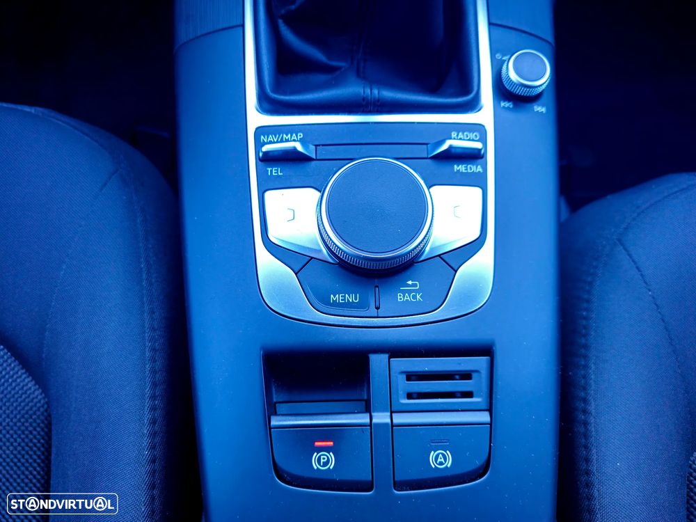 Audi A3 Limousine 1.6 TDI Sport - 13