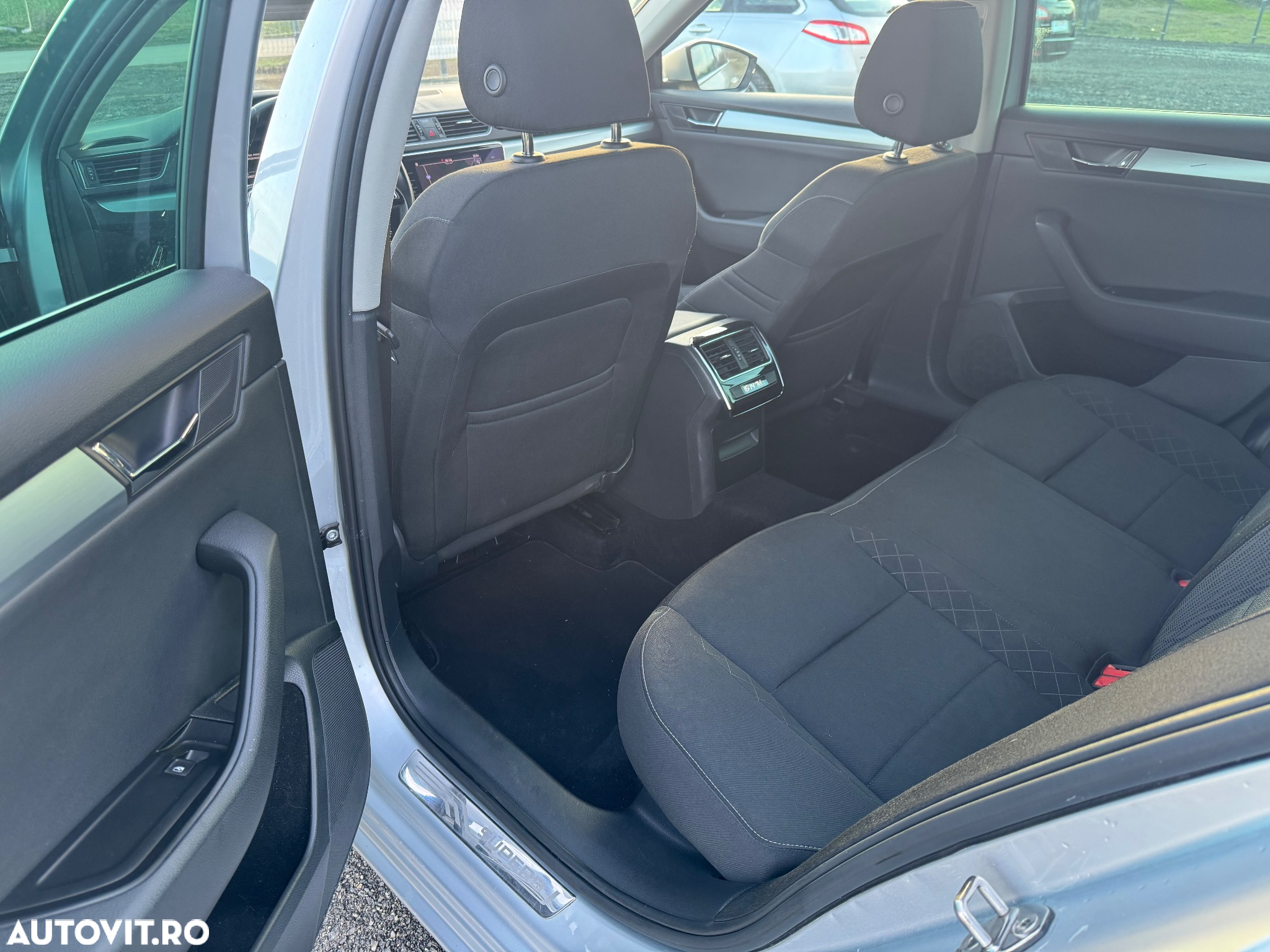 Skoda Superb 2.0 TDI Style - 8