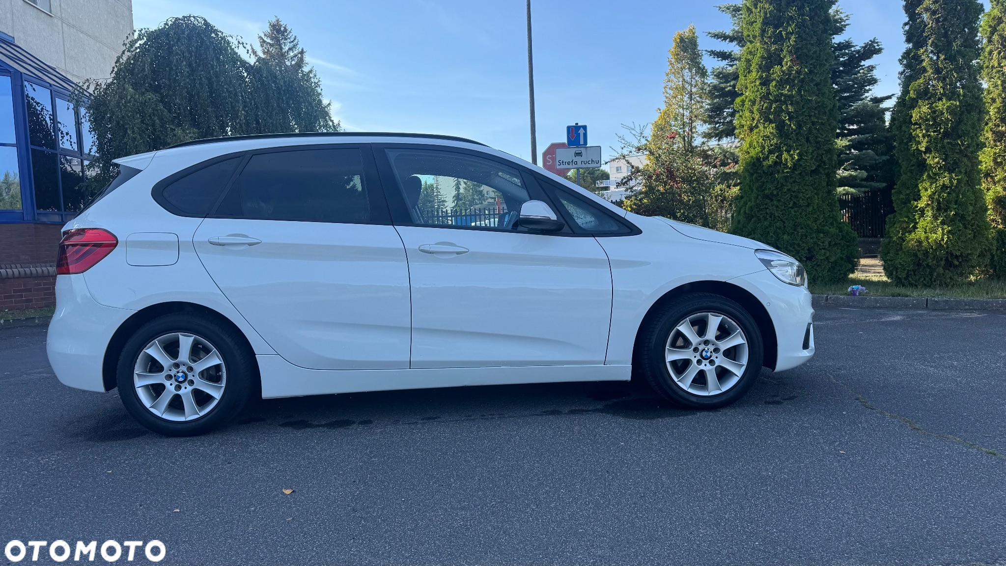 BMW Seria 2 218d - 12