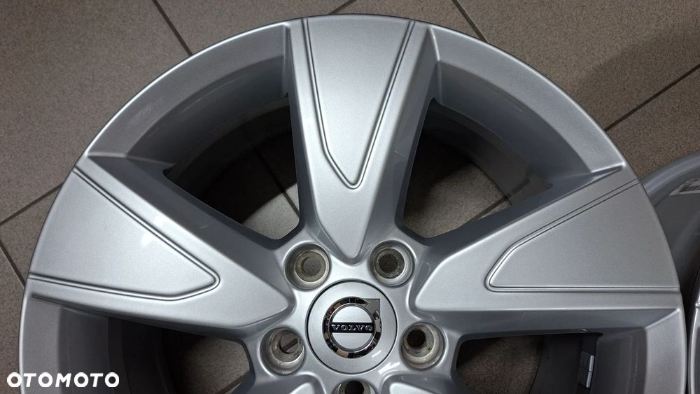 Felgi Aluminiowe 17 Volvo XC 40 5x108 ET 50.5 - 13