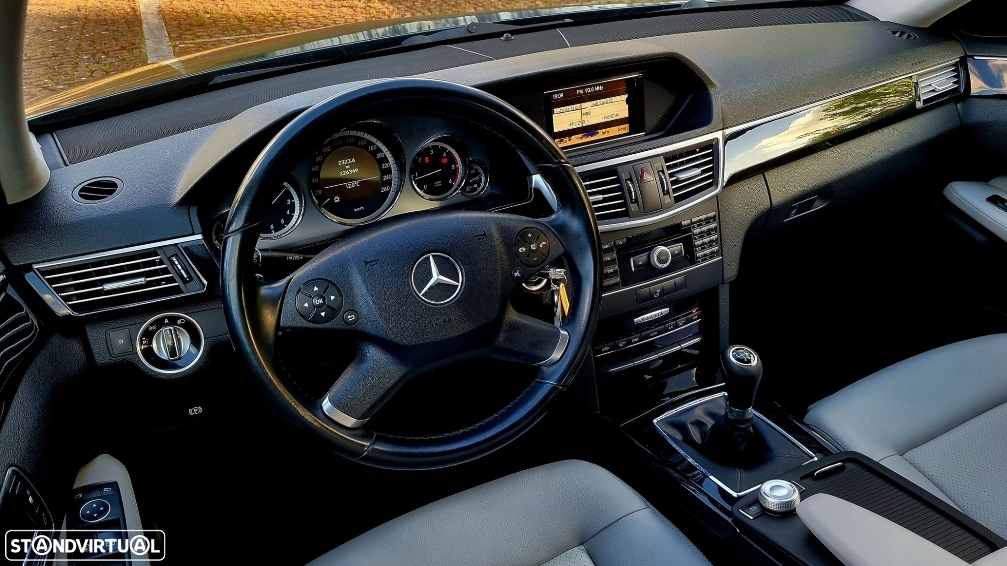 Mercedes-Benz E 220 CDi Avantgarde BlueEfficiency - 6