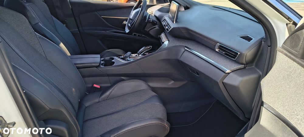 Peugeot 3008 - 13
