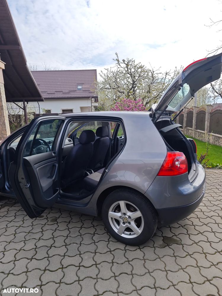 Volkswagen Golf 1.6 Tour Edition - 12