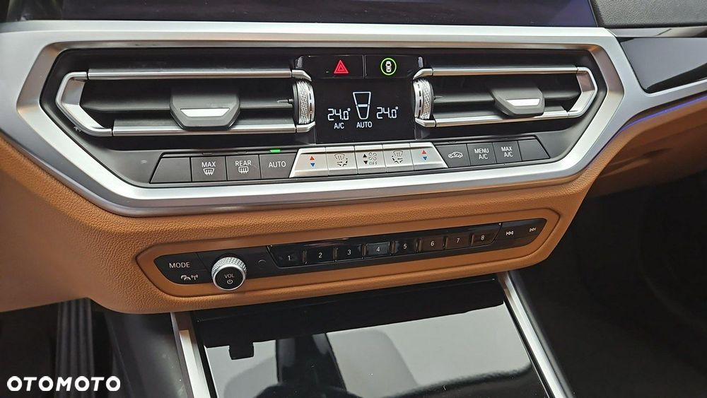 BMW Seria 3 320i xDrive Sport Line - 19