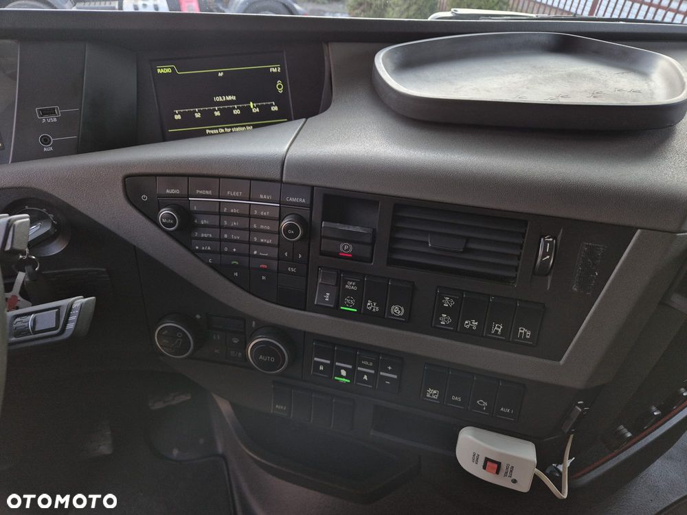 Volvo FH GLOBETROTTER - 23