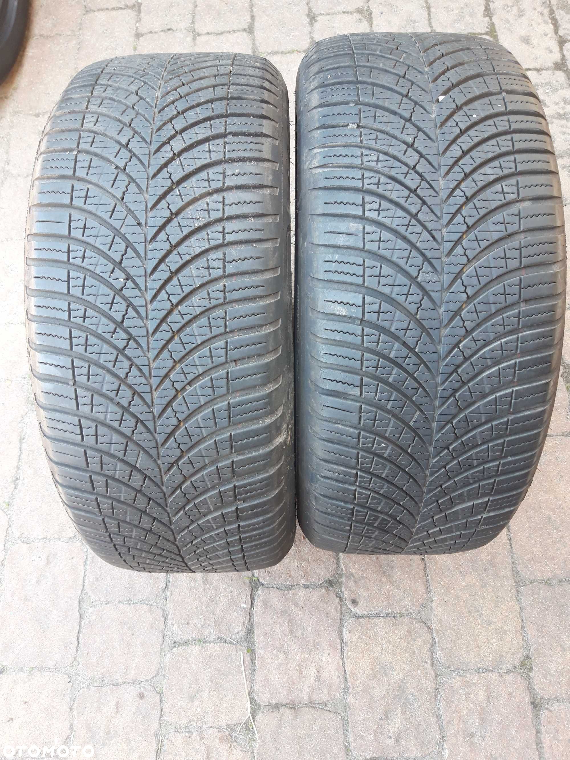 225/45/17 94W Goodyear Vector 4 Seasons Gen 3 - 1