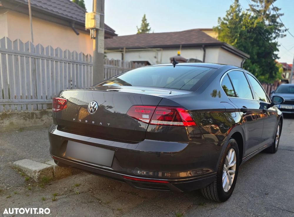 Volkswagen Passat 2.0 TDI DSG Comfortline - 12