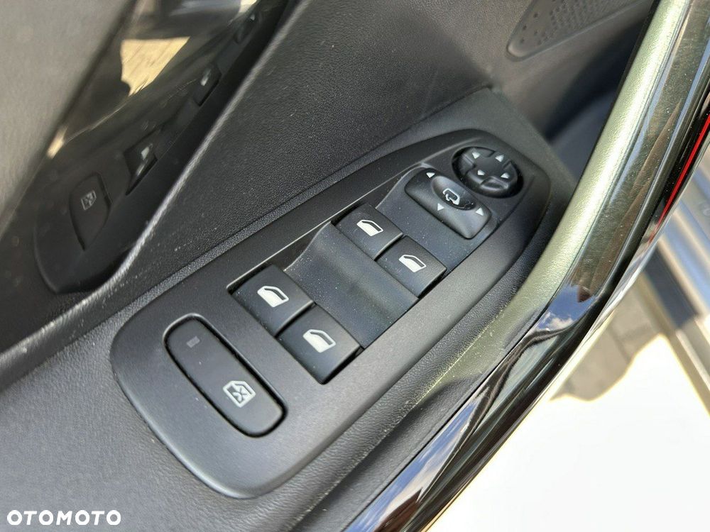 Peugeot 2008 BlueHDi FAP 120 STOP & START GT-Line Edition - 28