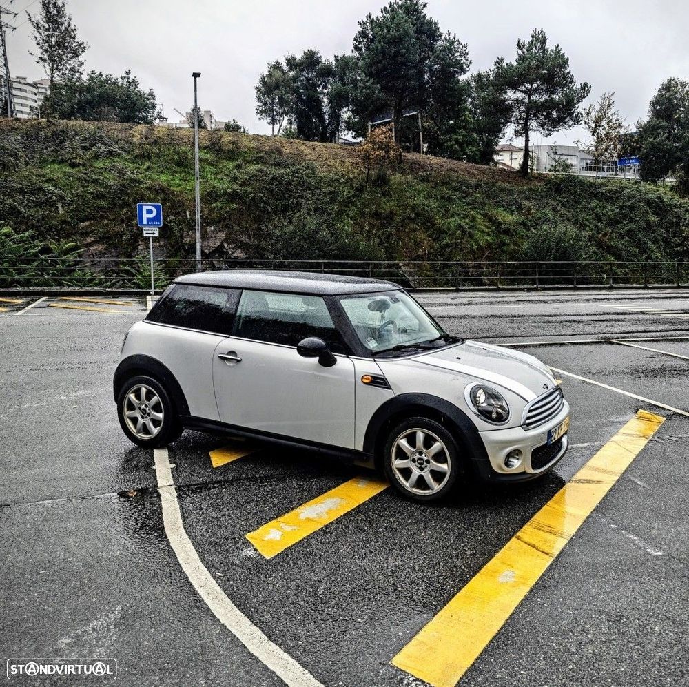 MINI 3 Portas Cooper D - 15