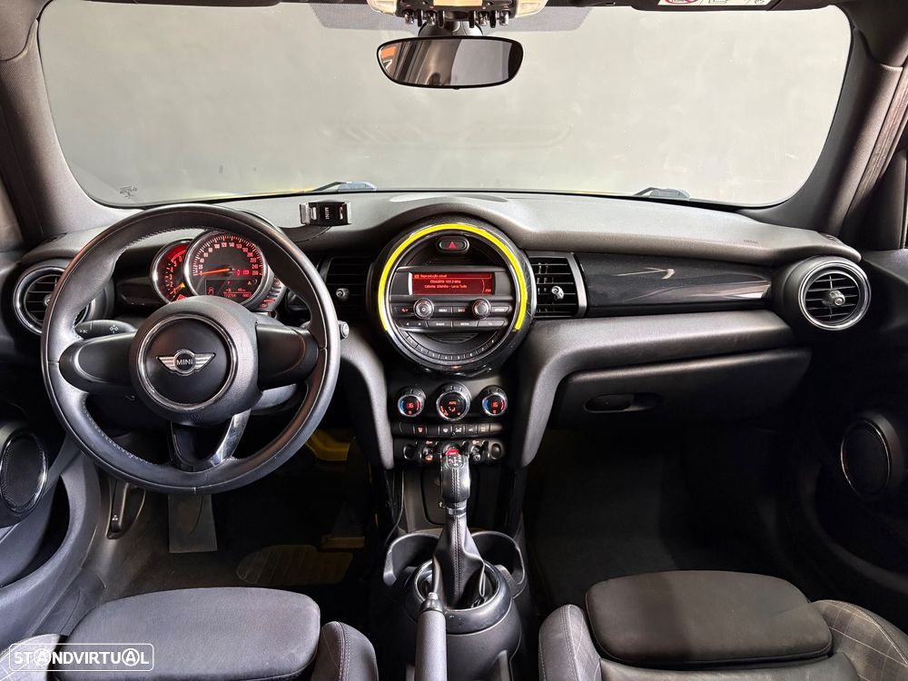 MINI 5 Portas Cooper D Aut. - 9