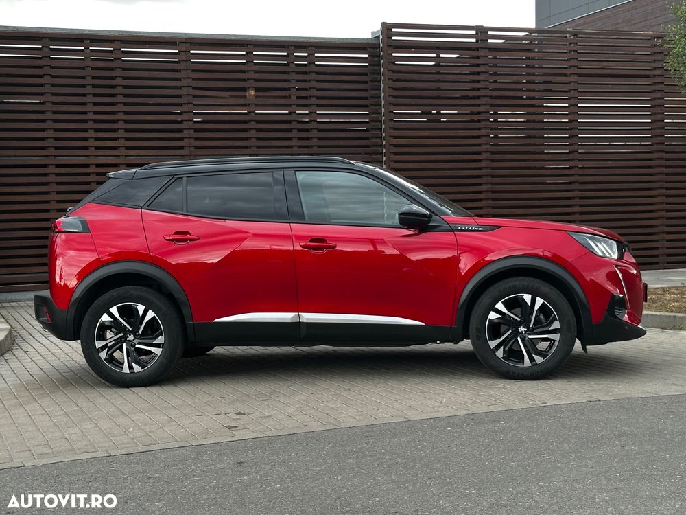 Peugeot 2008 PureTech 130 EAT8 GT - 4