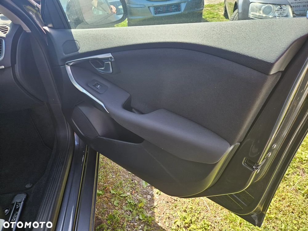 Volvo V40 T2 - 14