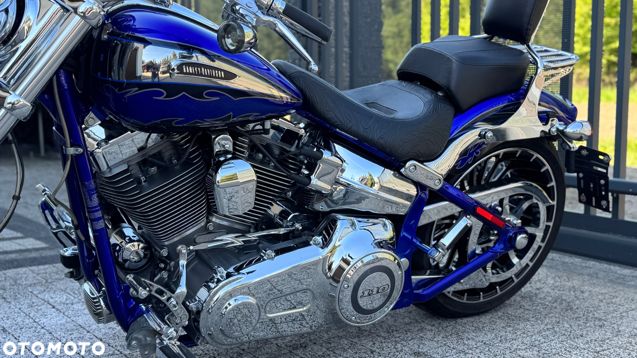 Harley-Davidson Softail Breakout - 15