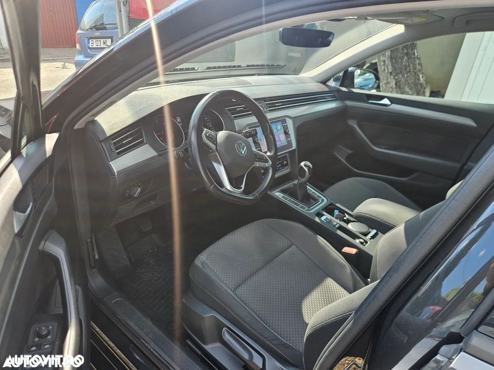 Volkswagen Passat - 11