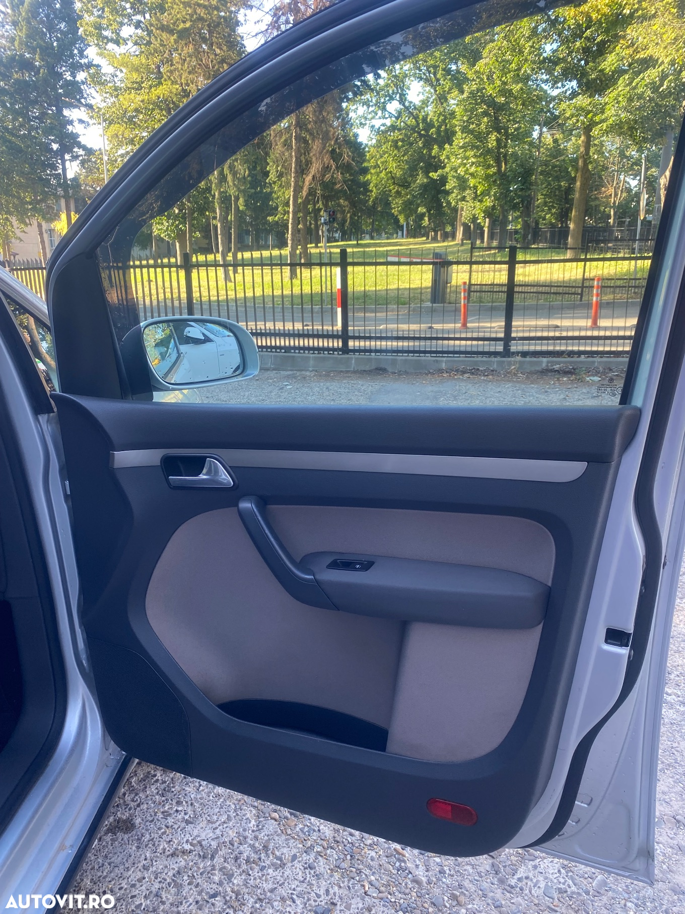 Volkswagen Touran 2.0 TDI DPF Cross - 11