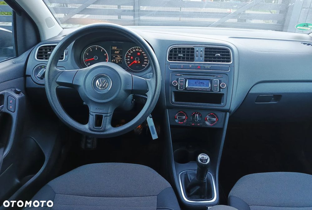 Volkswagen Polo 1.4 16V Comfortline - 17