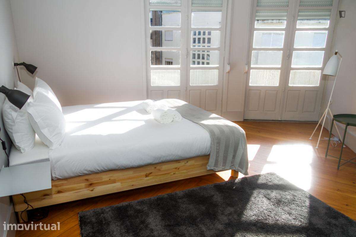 Apartamento com 3 quartos - localizado em Santo Ildefonso Porto - Grande imagem: 3/17