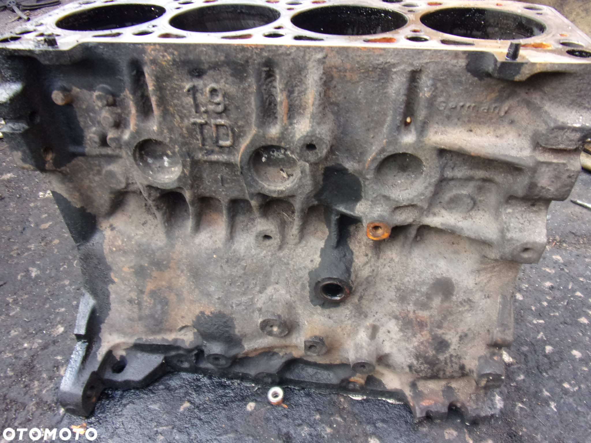 Blok silnika Volkswagen Transporter T4 Golf III 1.9TD - 2