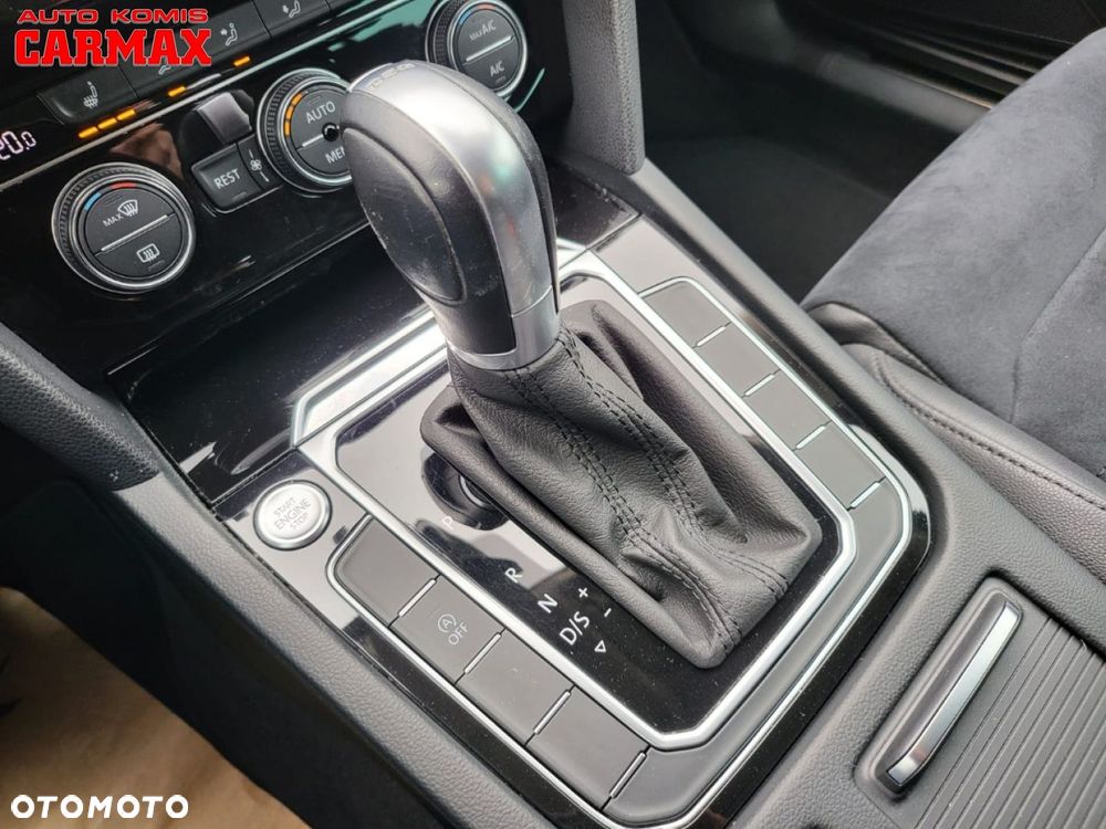 Volkswagen Passat - 28