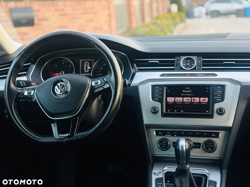 Volkswagen Passat 2.0 TDI SCR DSG Highline - 16