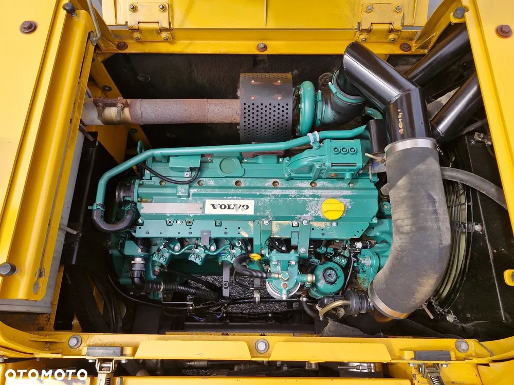 Volvo EC 210 BLC - 18