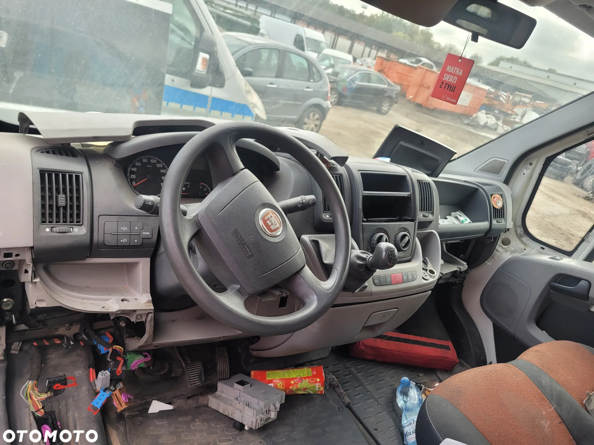 FIAT DUCATO III fotel fotele kanapa deska kokpit podsufitka boczek boczki klamka podłokietnik licznik prędkościomierz panel - 2