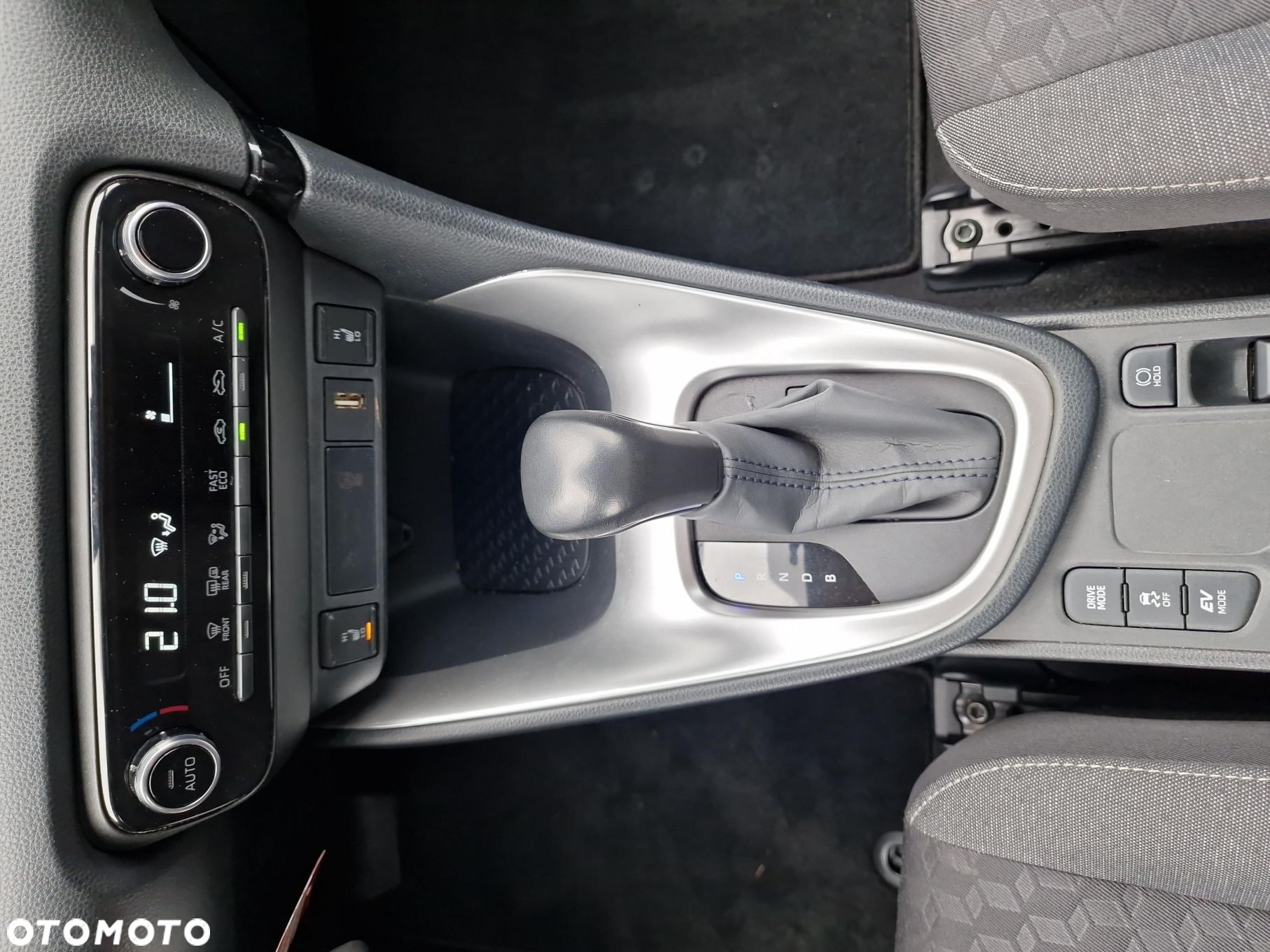 Toyota Yaris Hybrid 1.5 Comfort - 20