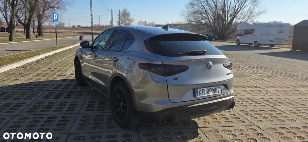 Alfa Romeo Stelvio 2.0 Turbo First Edition Q4 - 12