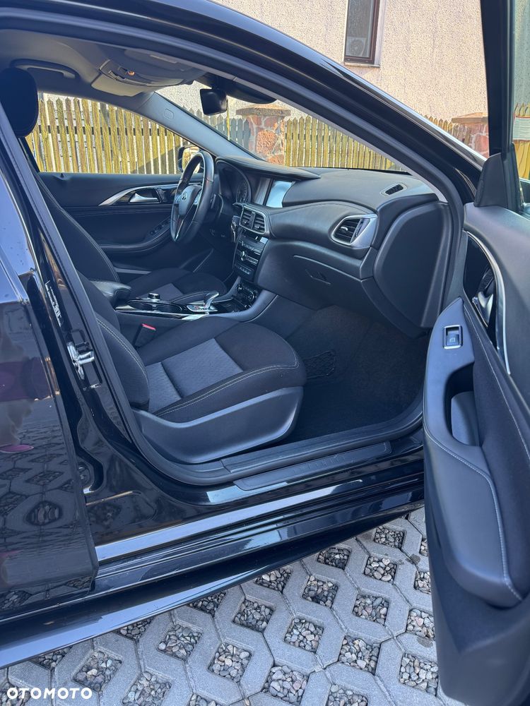Infiniti Q30 1.6t Sport 7DCT - 3