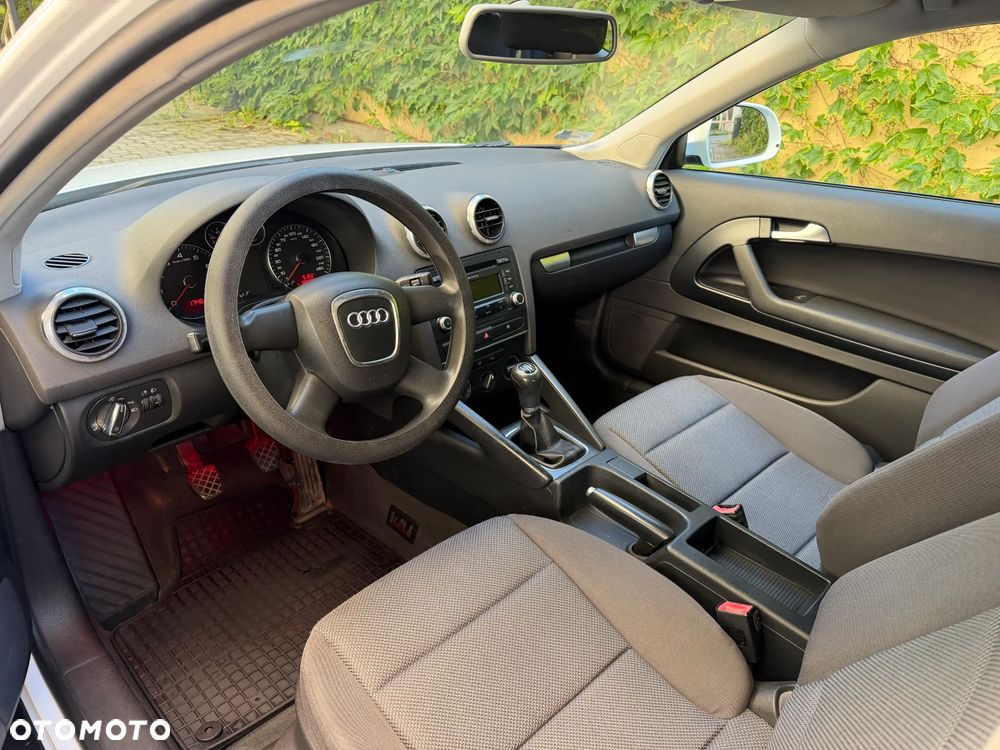 Audi A3 3-drzwiowe 1.6 Attraction - 7