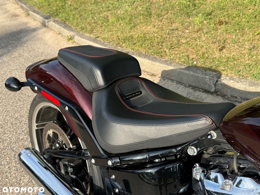 Harley-Davidson Softail Breakout - 14