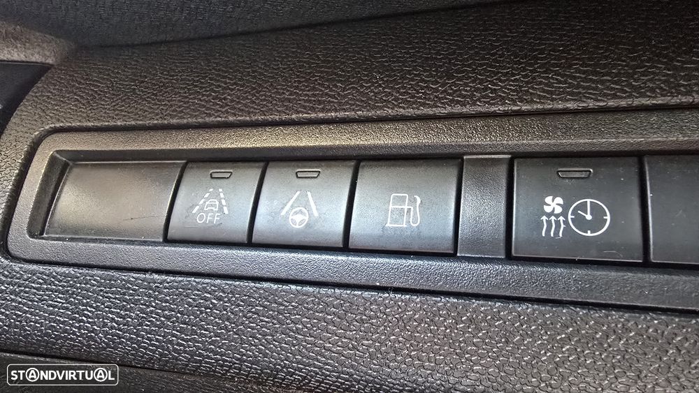 Peugeot 3008 225 e-EAT8 GT - 33