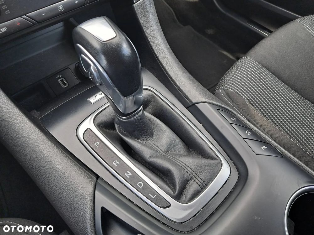Ford Mondeo 2.0 Hybrid Titanium - 23