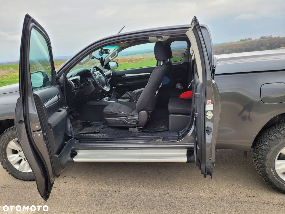 Toyota Hilux - 8
