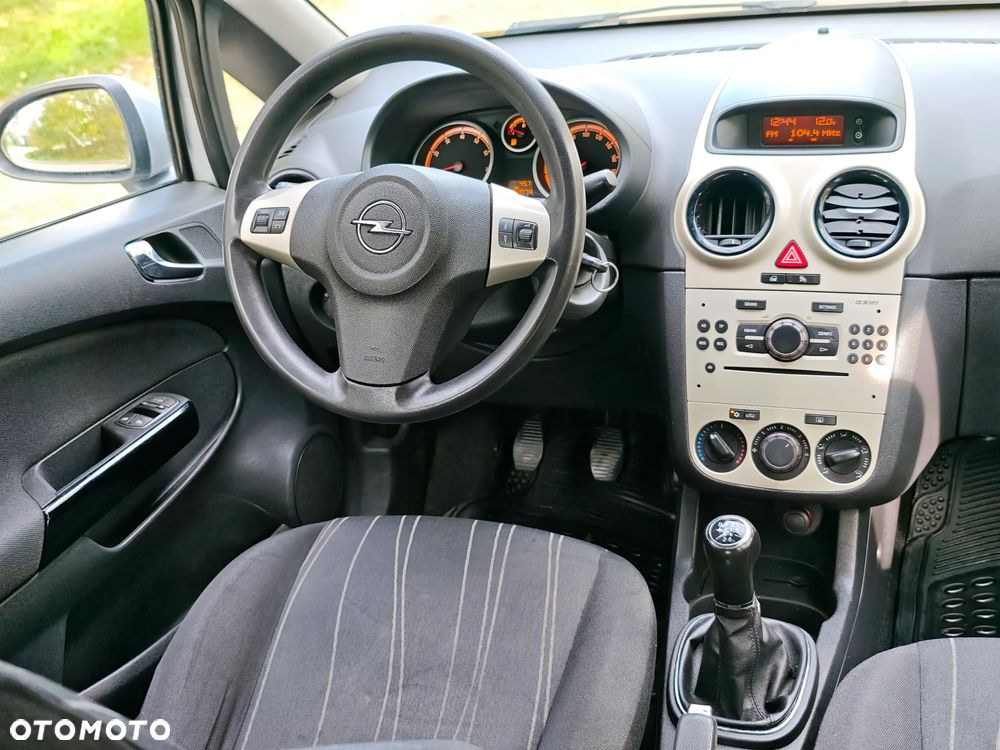 Opel Corsa 1.4 16V Cosmo - 6