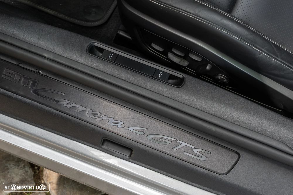 Porsche 911 (992) Carrera 4 GTS PDK - 36