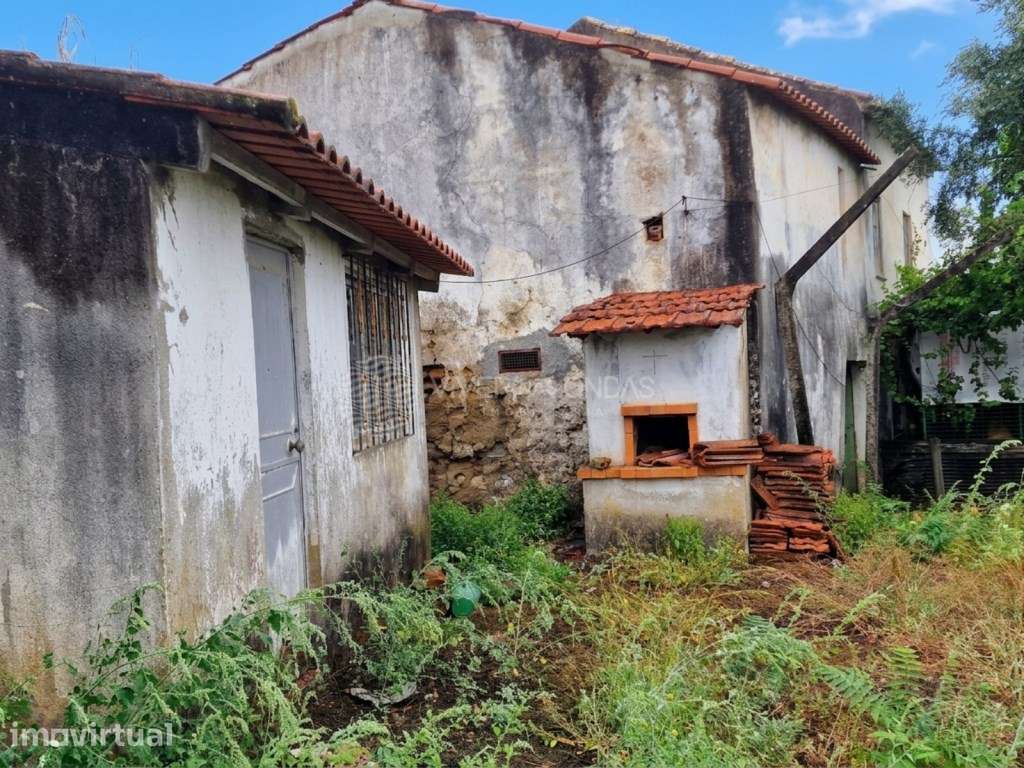 Moradia de Campo para Remodelação Total na Sertã - Grande imagem: 2/25