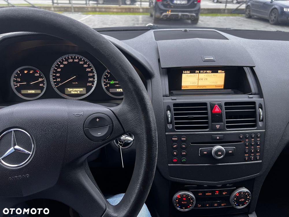 Mercedes-Benz Klasa C 180 K BlueEff Avantgarde - 16