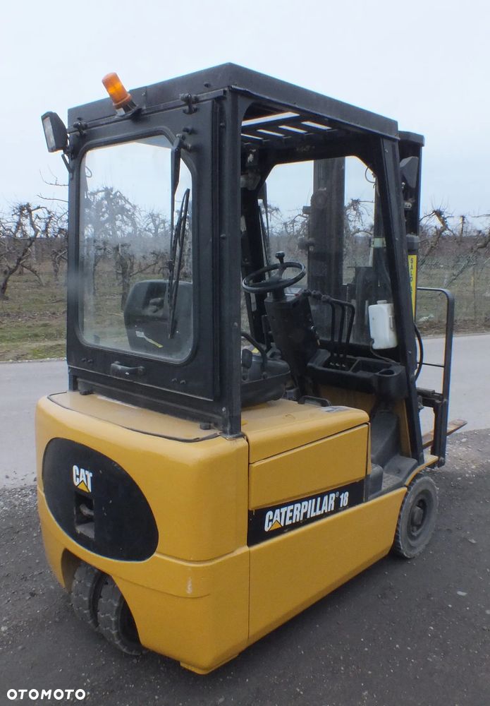 Caterpillar Cat 18 - 4