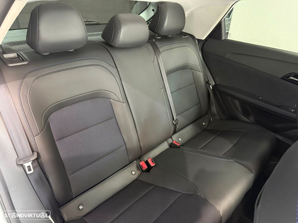 MG MG4 64 kWh Luxury - 12