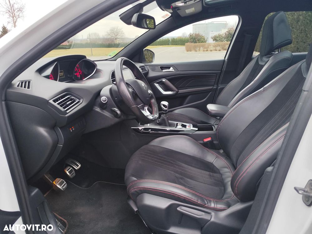Peugeot 308 GT 1.6 THP - 9
